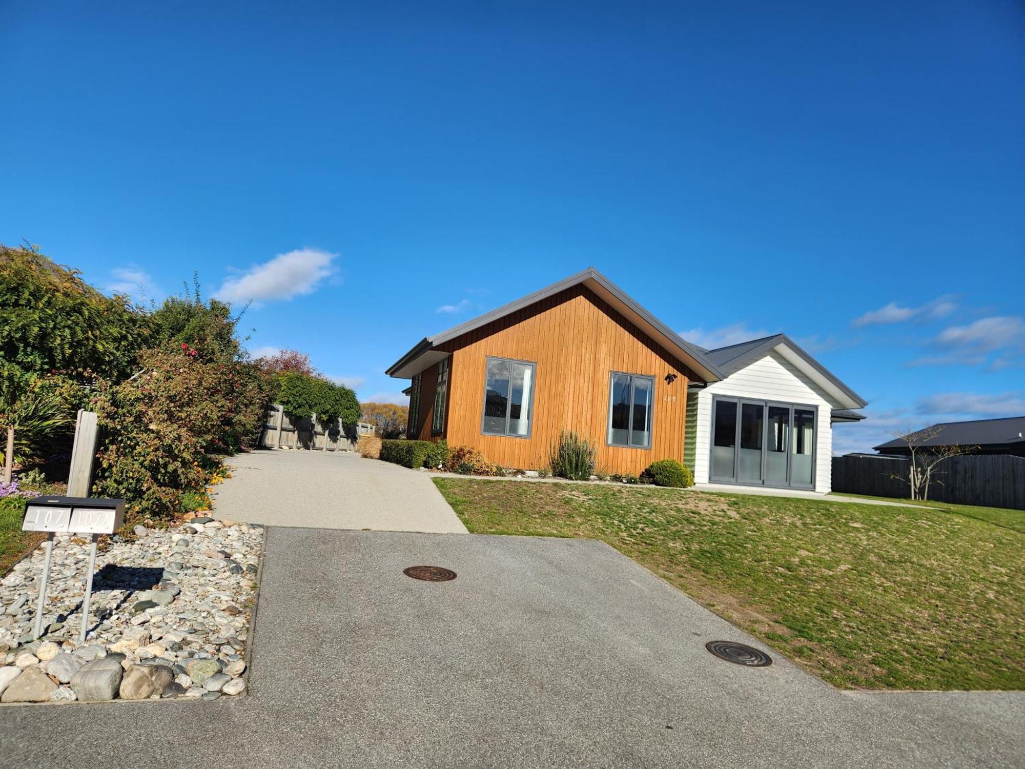 Equestrian View - Gorgeous Cozy Bungalow Shotover Queenstown Exterior photo