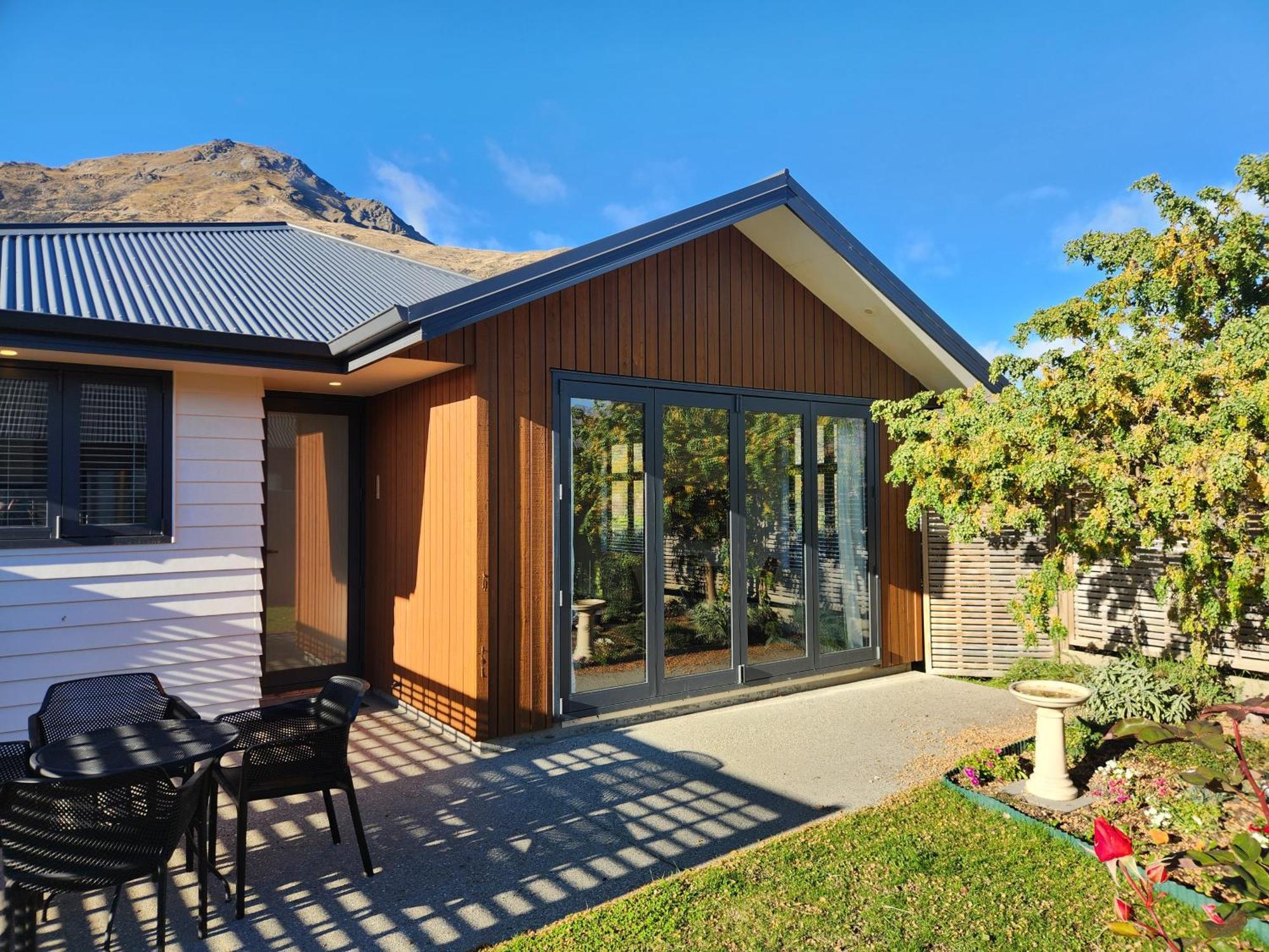 Equestrian View - Gorgeous Cozy Bungalow Shotover Queenstown Exterior photo